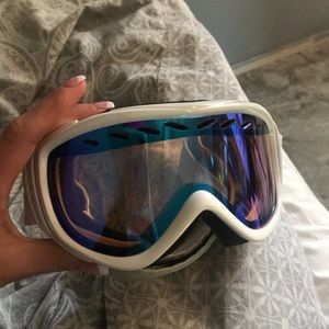 Smith women’s snow goggles